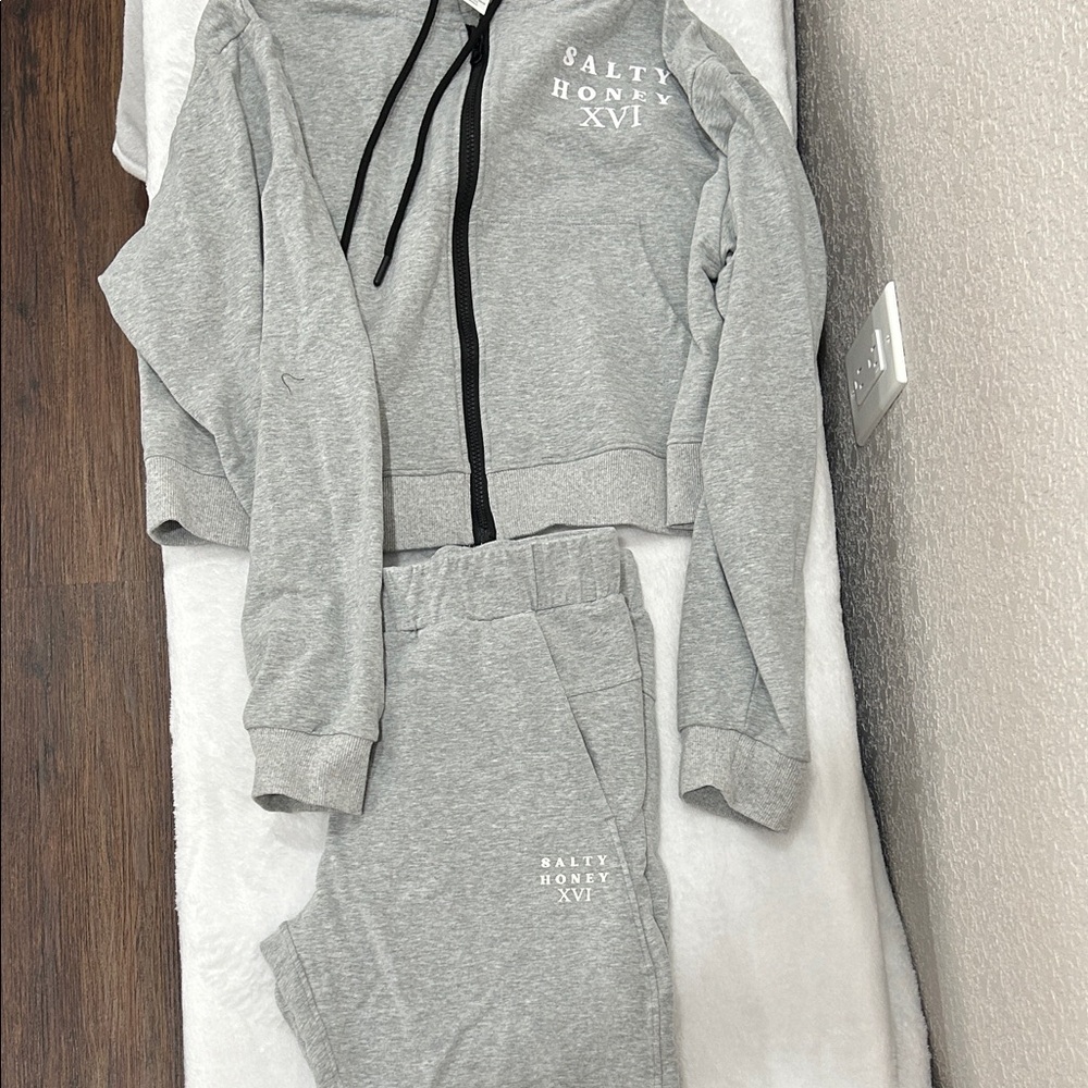 Salty Honey XVI Gray Women's Tracksuit